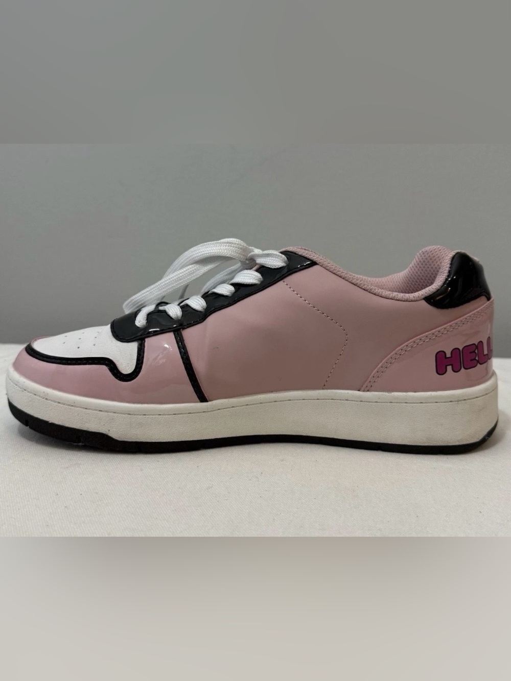 Hello Kitty Pink Women’s Size 9 Sneakers Athletic Shoes - Picture 6 of 16